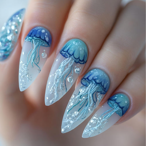 Kreative Kunstnägel mit Quallen-Motiv Karnz