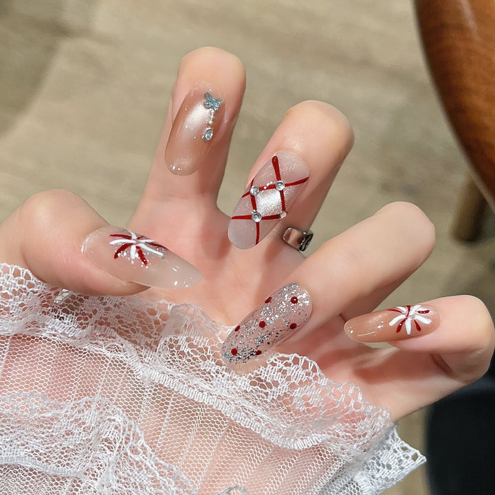 Festliche dekorative Press-On-Nagelkunst Karnz