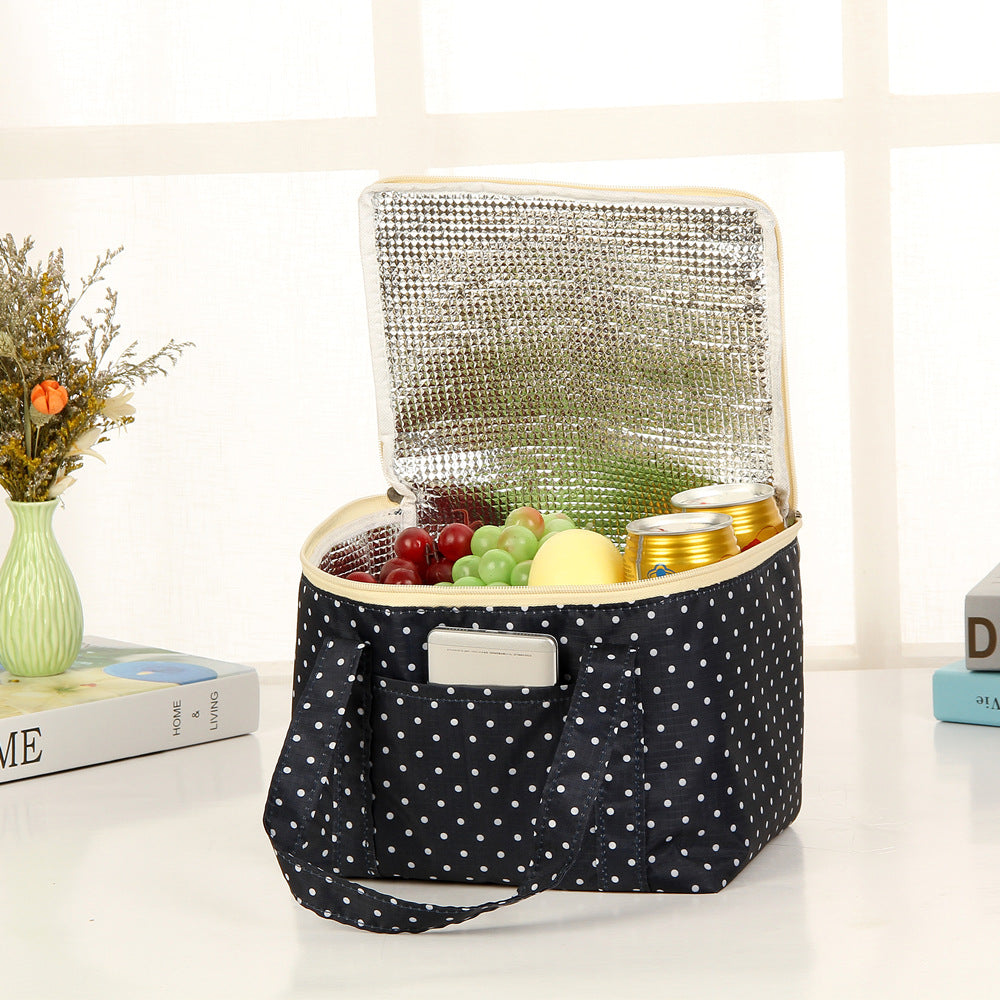 Isolierte Lebensmittelaufbewahrung Lunchbox Karnz