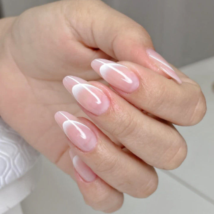 Künstlerisches glattes Press-On Nagelset Karnz