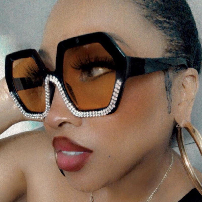 Damen extravagante Sonnenbrille mit hexagonalem Rahmen und strassbesetzten Akzenten Karnz