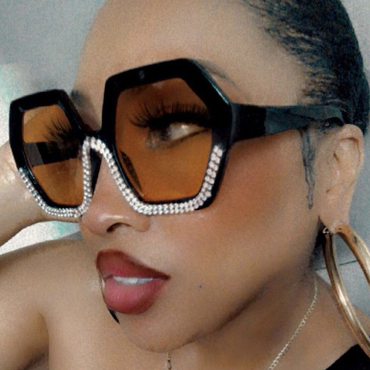 Damen extravagante Sonnenbrille mit hexagonalem Rahmen und strassbesetzten Akzenten Karnz