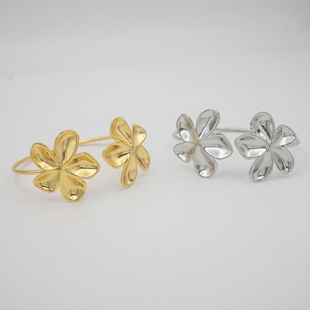 Elegante Blumen Armreif Karnz