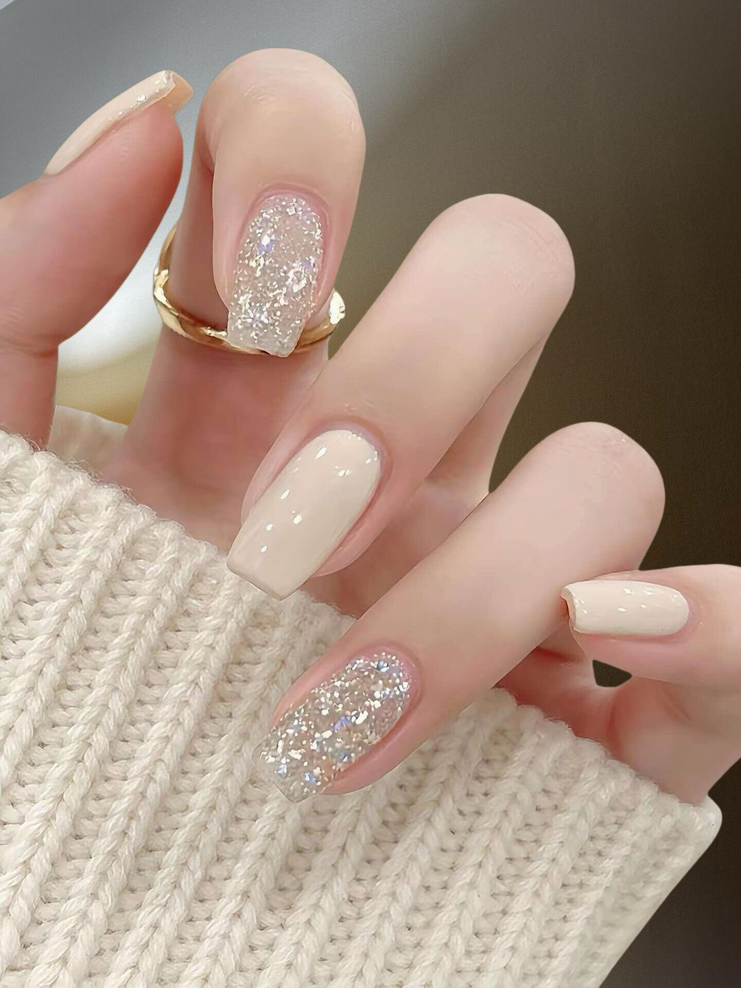 Glitzernde Press-On Nagelverlängerungen