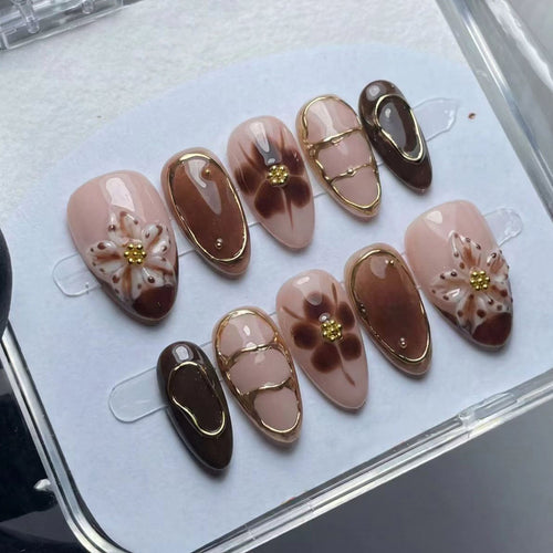 Künstlerisches Floral Nagelkunst Press-On Set Karnz