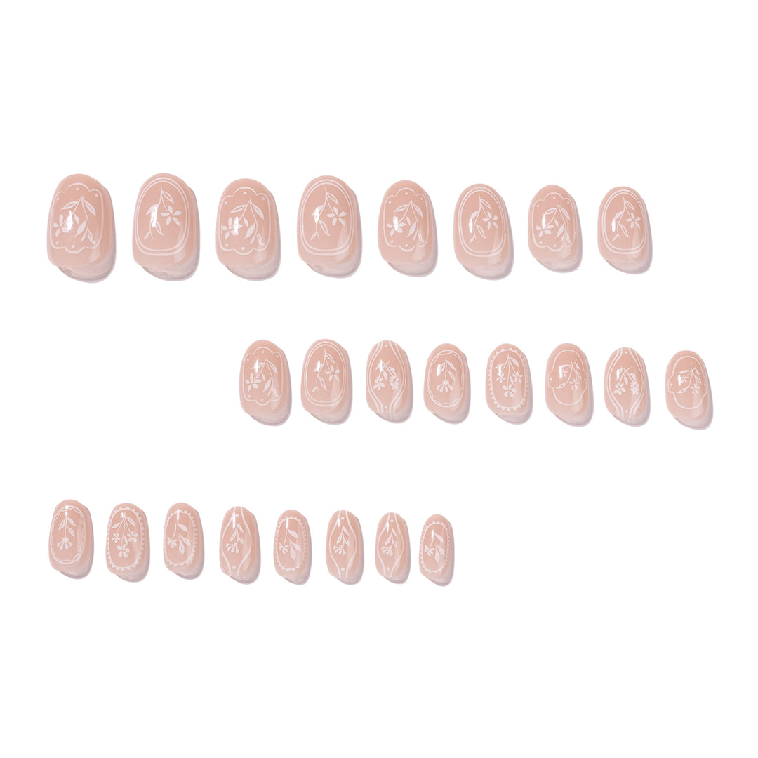 Elegante und kunstvolle Nagelverlängerungen mit floralem Design Karnz