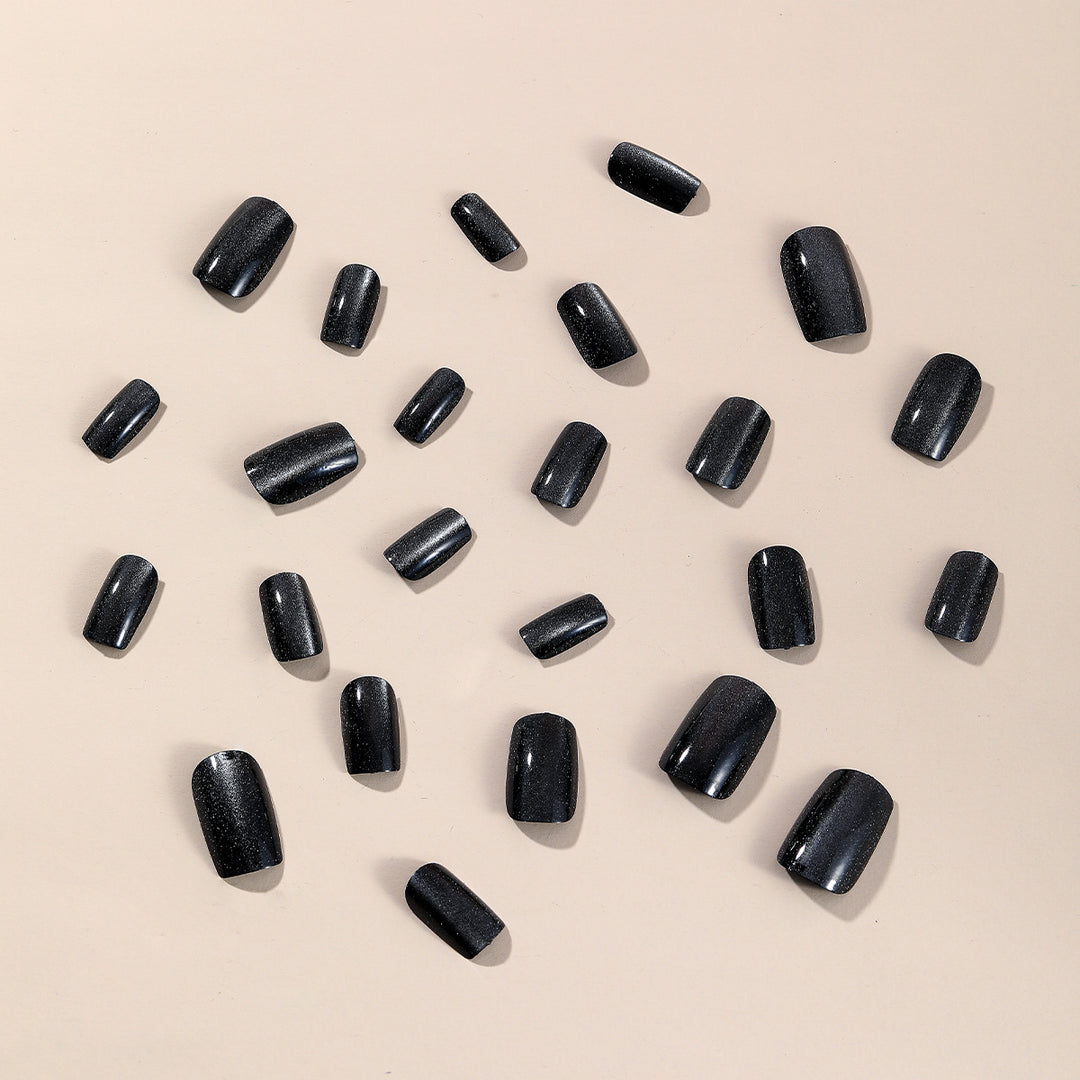 Glänzendes Ombre Nagelkunst Karnz