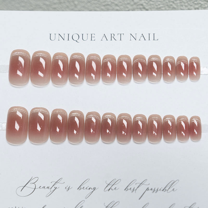 Elegantes Press-On-Nagelset mit glänzendem Finish