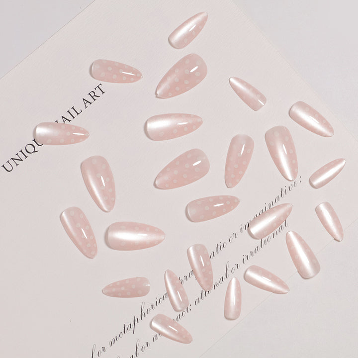Elegante mandelförmige Press-On Nagelset mit Punkten Design Karnz