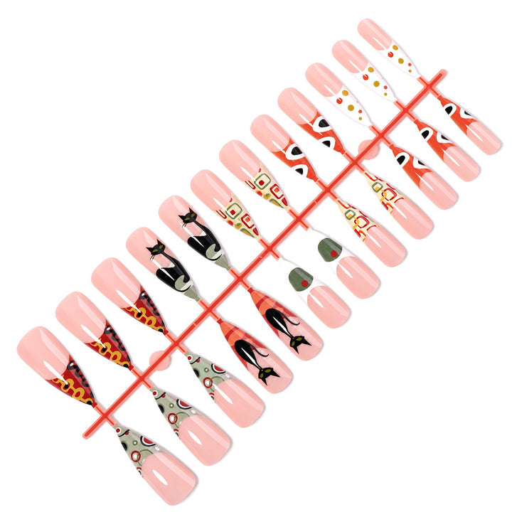 Kunstnagelset mit künstlerischen Motiven Karnz