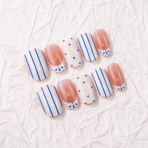 Elegantes künstlerisches Press-On-Nagelset mit geometrischen Mustern Karnz