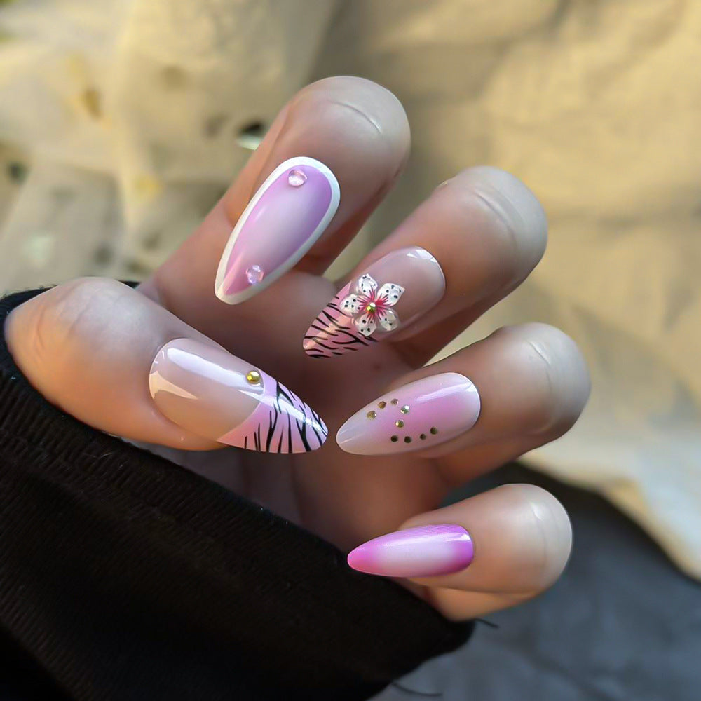 Künstlerische Druck-Nagelkunstkollektion Karnz
