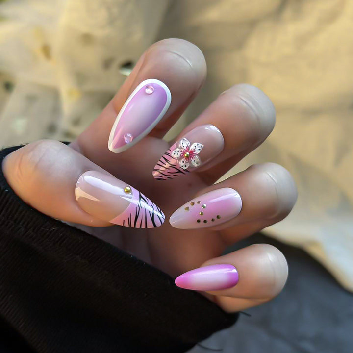 Künstlerische Druck-Nagelkunstkollektion Karnz