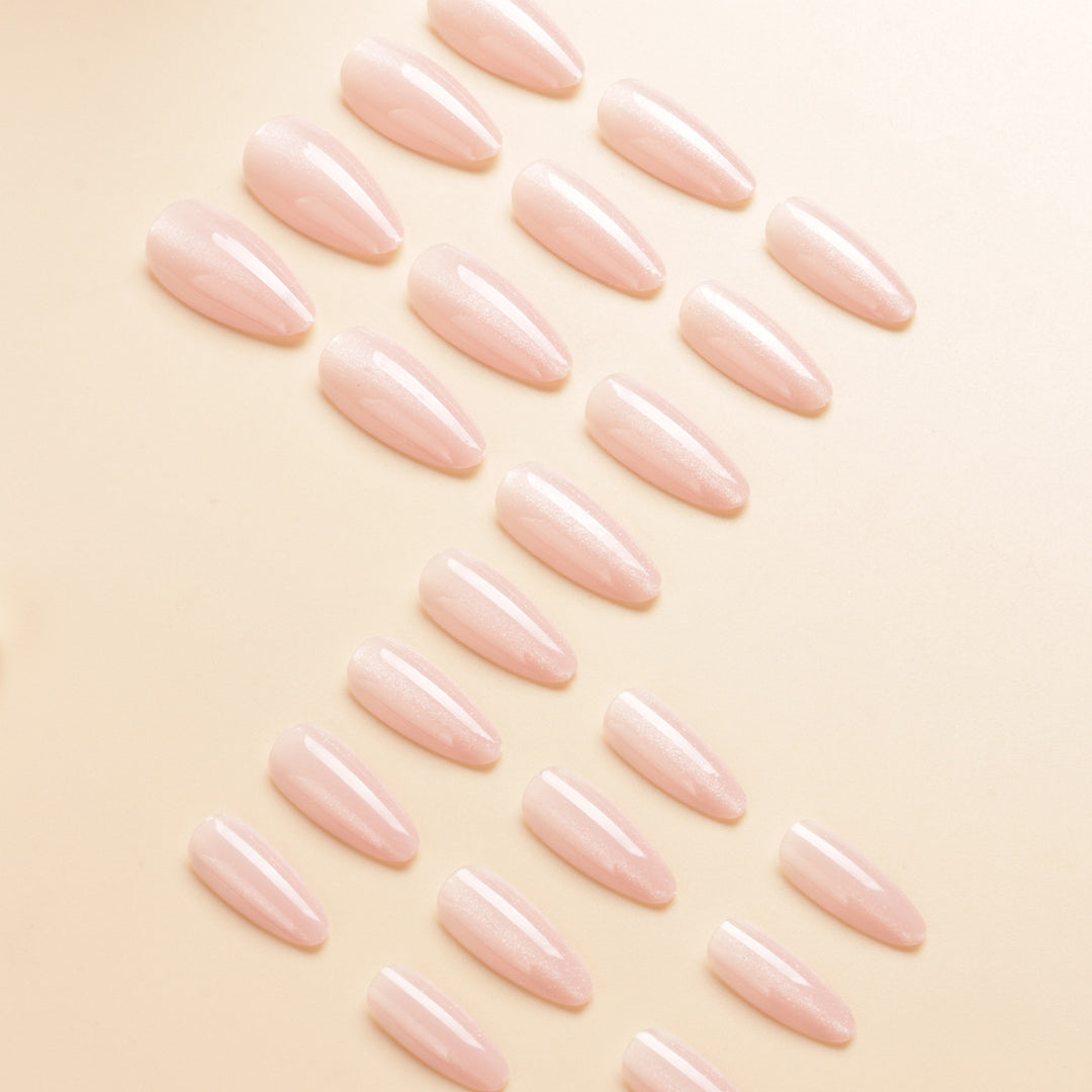 Glänzende Stiletto Press-On-Nagelverlängerungen Karnz
