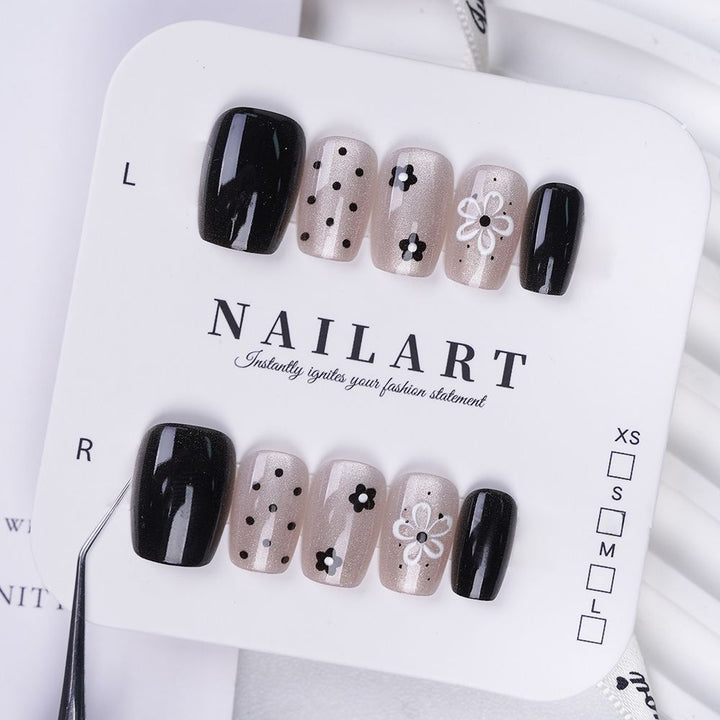 Kreatives thematisches Press-On-Nagelset Karnz