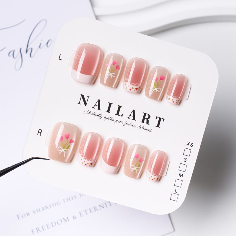 Floral-inspirierte Press-On-Nagelsatz Karnz