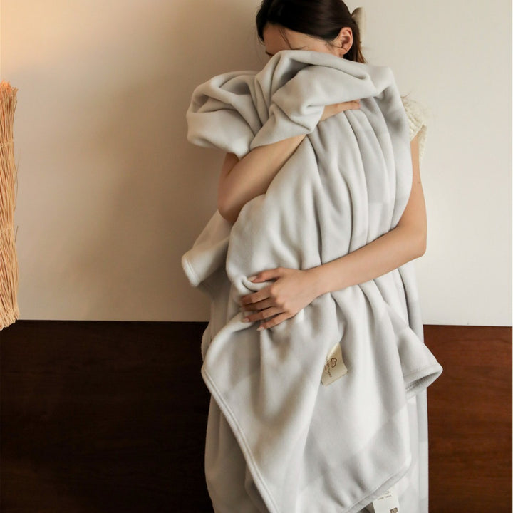 Übergroße Plüsch-Fleece-Wurfdecke mit geometrischem Karomuster
