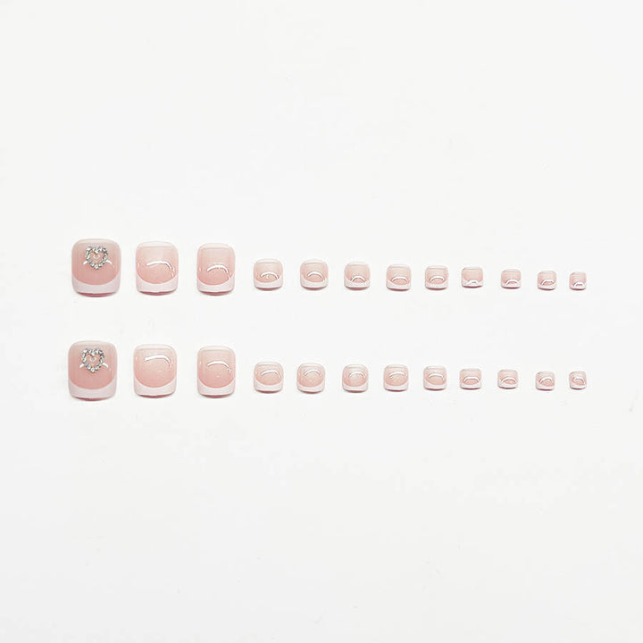 Kunstnagelset mit verspieltem Herzdesign Karnz