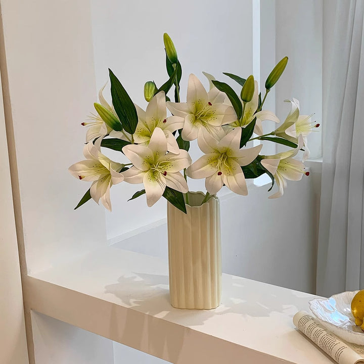 Künstlicher Lilienblumenstrauß