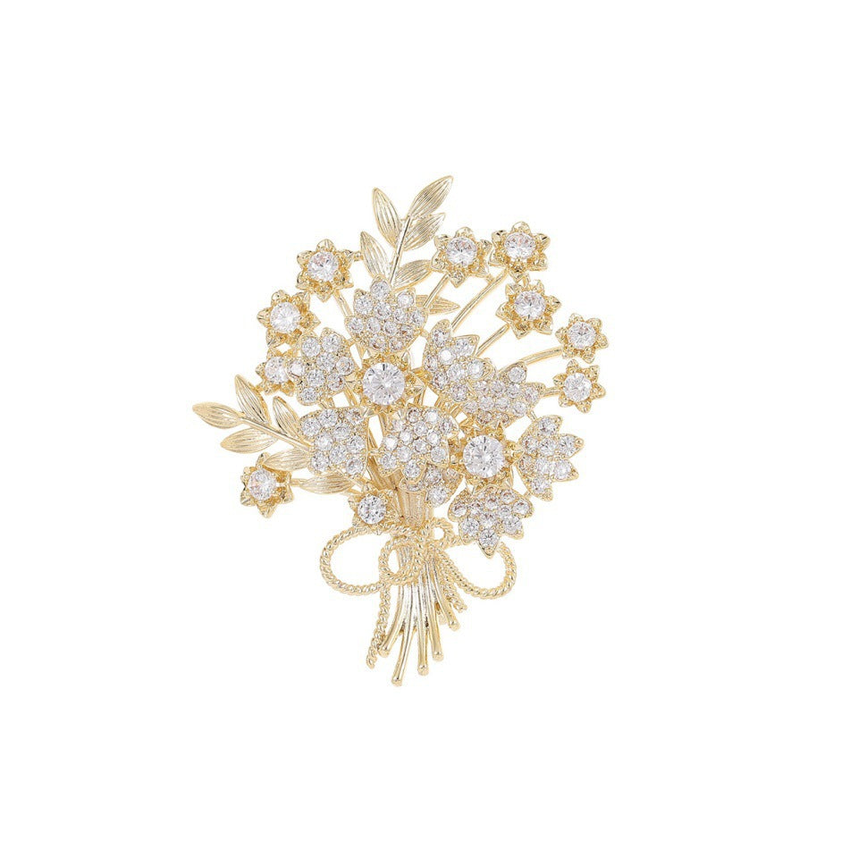 Exquisite Blumenbrosche mit Funkelnden Kristallen Karnz