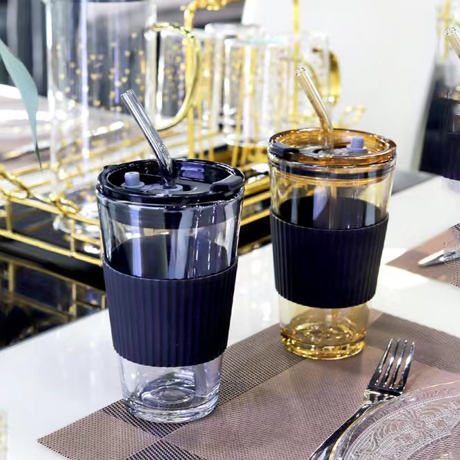 Damen multifunktionale Trinkbecher mit integriertem Silikonüberzug und hygienischem Deckel Karnz