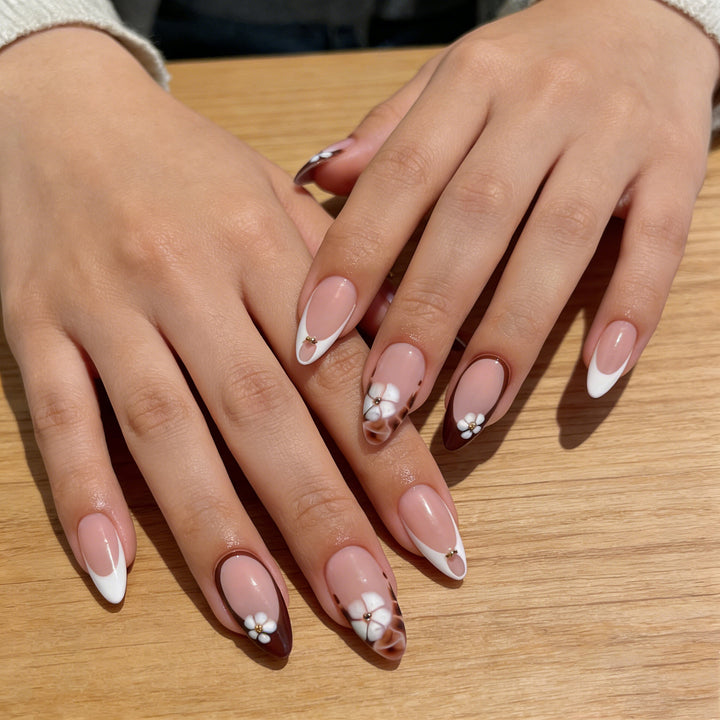 Elegante florale Design Press-On-Nagelverzierung Karnz