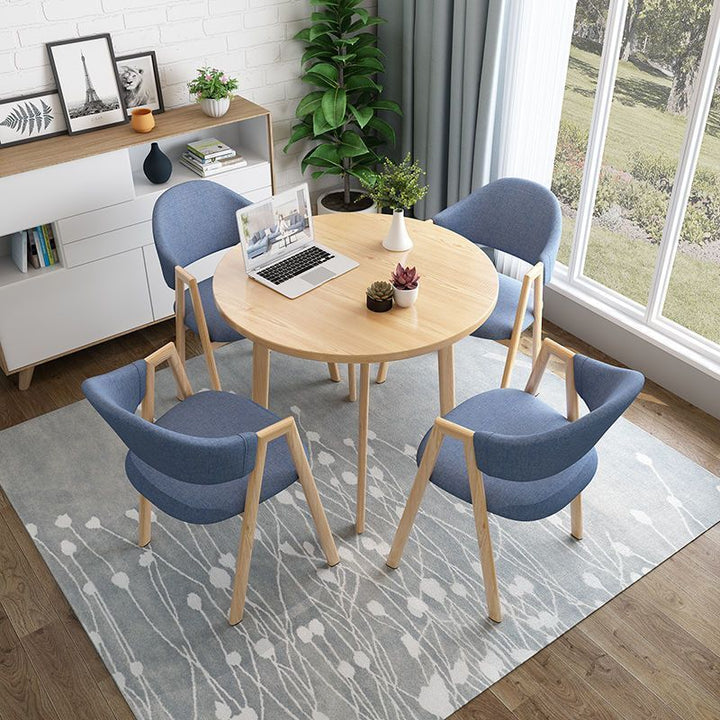 Esszimmerstuhl mit ergonomischer Polsterung und modernem Design Karnz