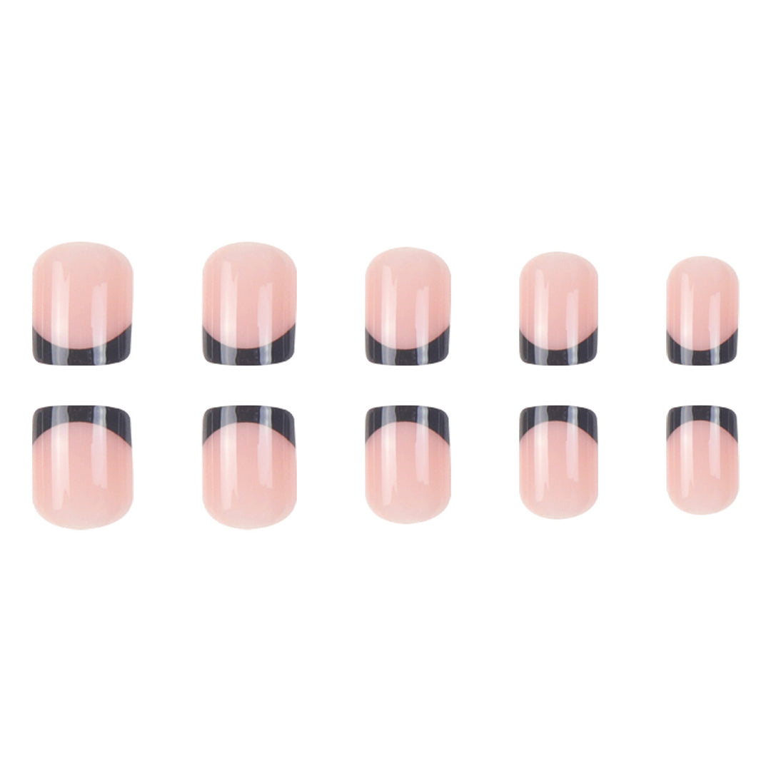 Elegante French Tip Nagelkunst Karnz