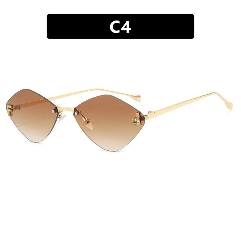 Damen geometrische Sonnenbrille im extravaganten Design mit gradienten Gläsern Karnz