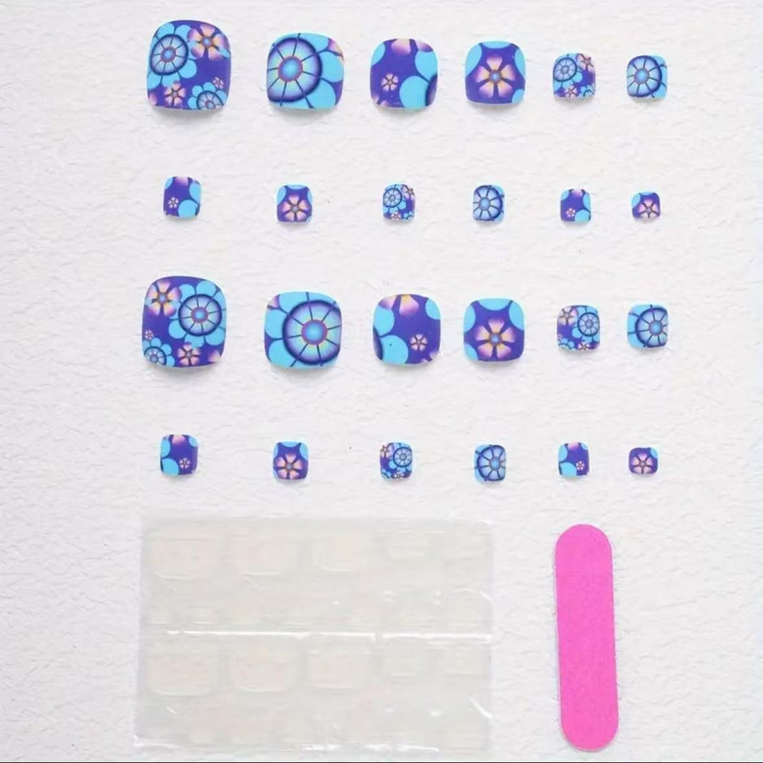 Fußnagelkunstset mit floralen Designs und mattem Finish Karnz