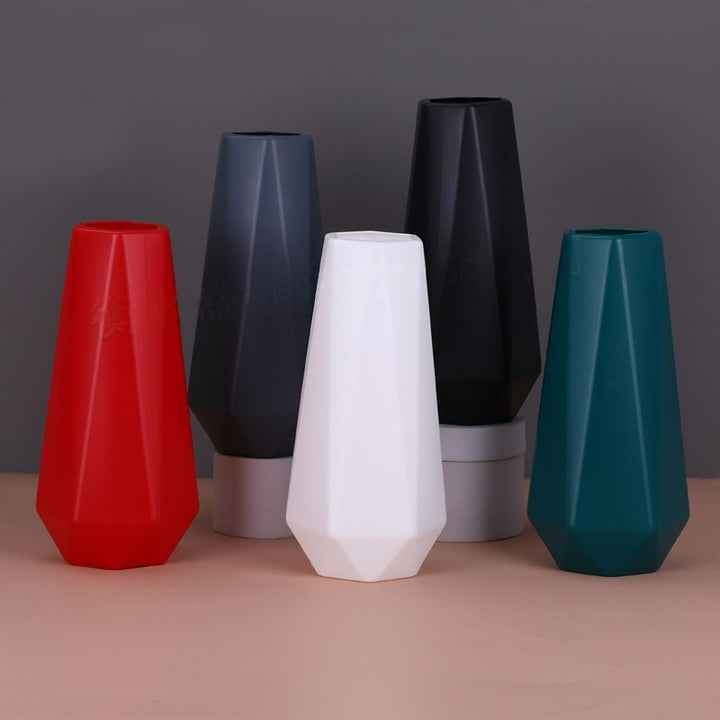 Moderne geometrische Dekovase Karnz