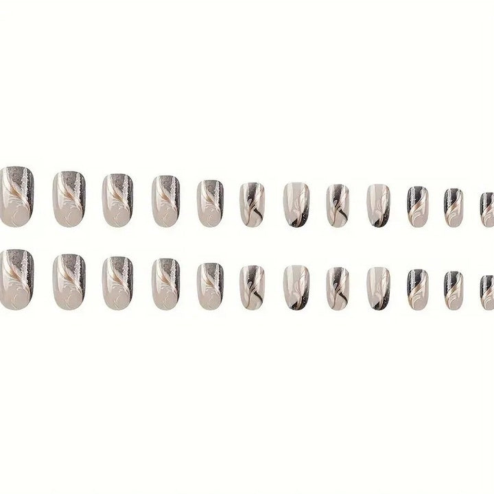 Künstlerische langanhaltende Nagelverlängerungen Karnz