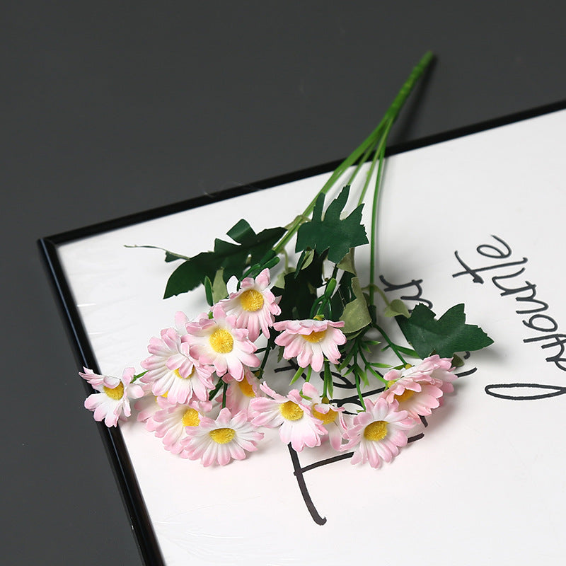 Dekorative Blumenarrangements für die Wohnkultur