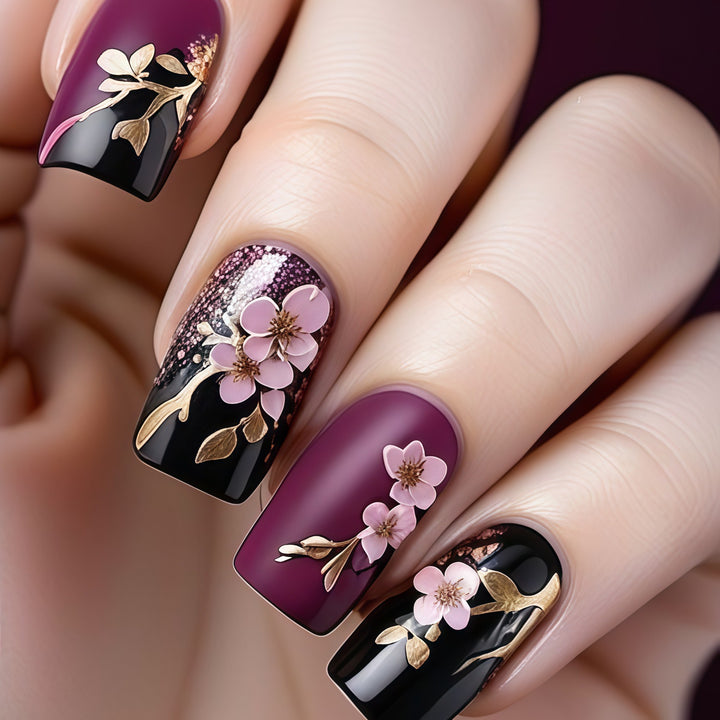 Kunstnägel mit eleganten floralen Akzenten Karnz
