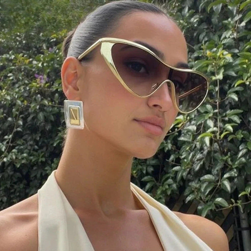 Damen extravagant geformte Sonnenbrille mit schützendem UV-Filter Karnz