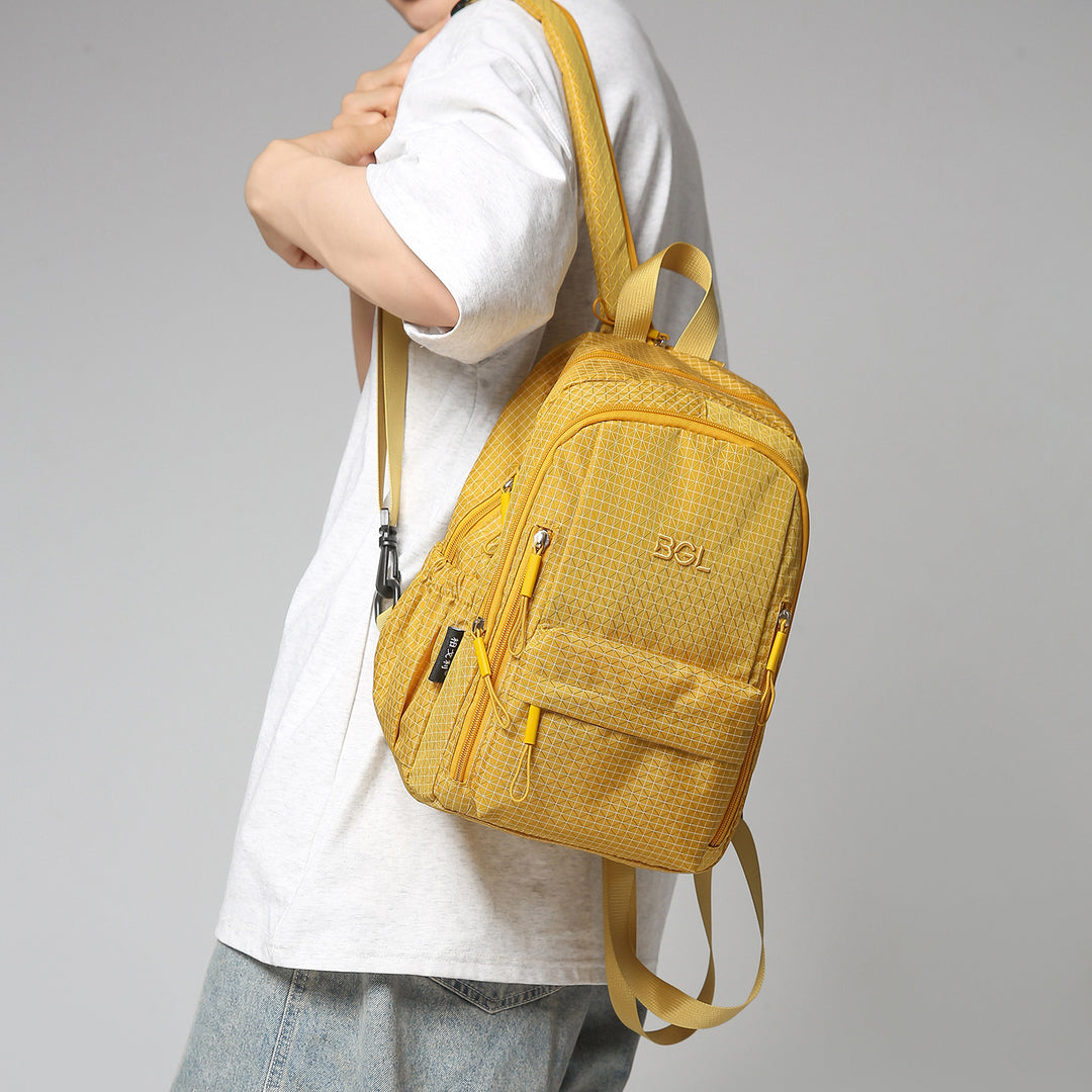 Texturierter Mehrfach-Taschen-Rucksack Karnz