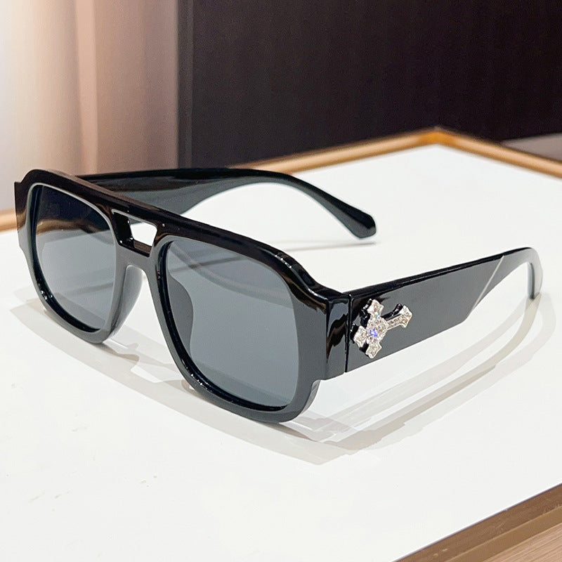 Statement Geometric Shield Sonnenbrille mit dekorativem Akzent Karnz