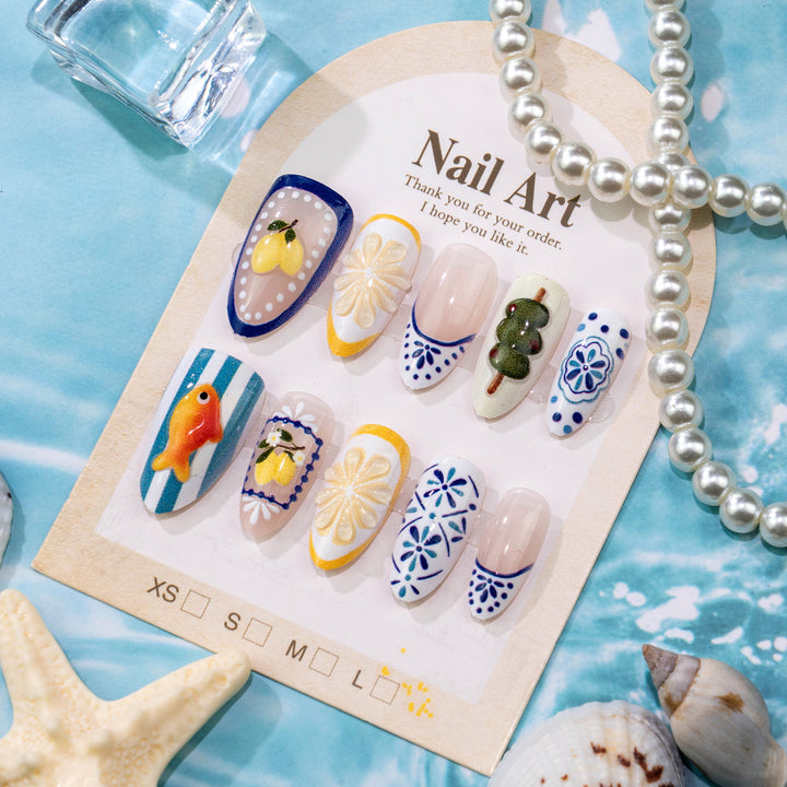 Künstlerisch thematisiertes Press-On Nail Set Karnz