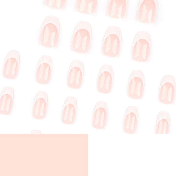 Elegante Nagelkunst mit French-Tip Design Karnz