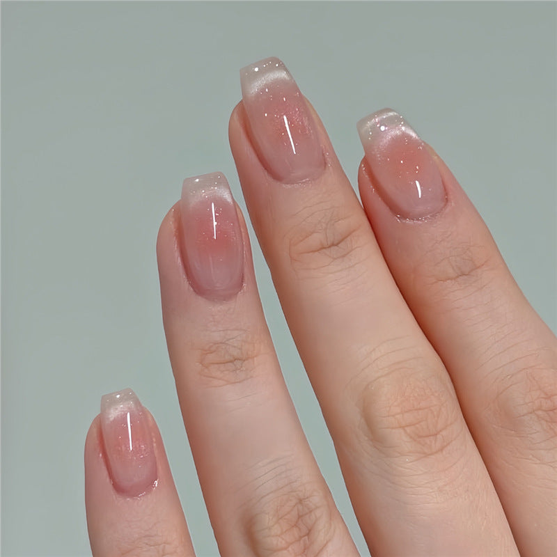 Elegantes French Tip Nagelset Karnz