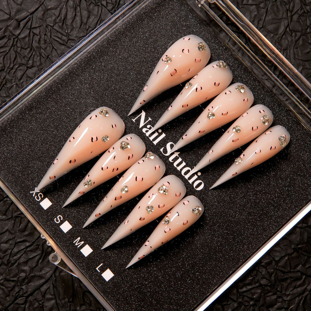 Stiletto Press-On Nail Set mit Kristallverzierungen