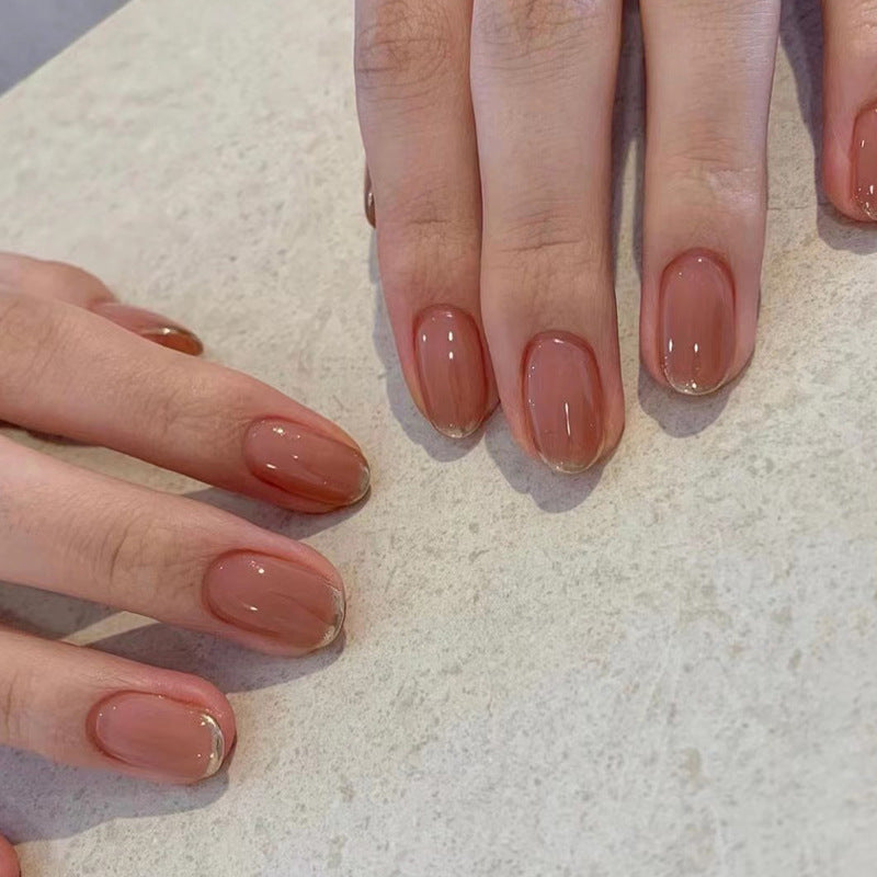 Elegante Gel-Nagelverlängerungen mit transparenten Spitzen Karnz