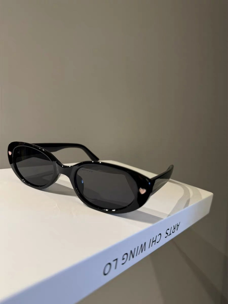 Modische Cat-Eye Sonnenbrille mit Herzen Karnz