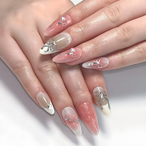 Kreatives Press-On-Nagelset mit Strass- und Schleifendetails Karnz