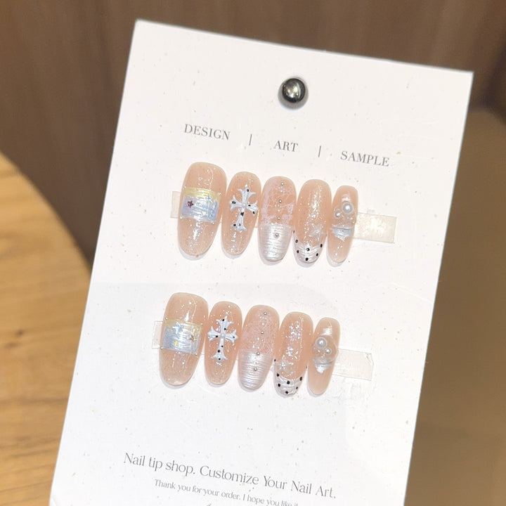 Kunstnagel Set mit Traumhaften Glitter- und Perlendesigns Karnz