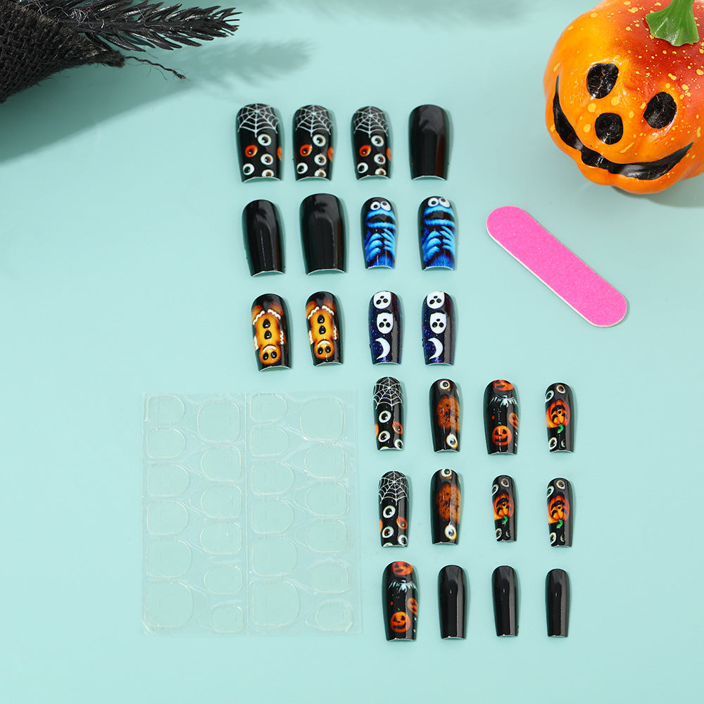 Kreative Kunstnägel im Halloween-Stil Karnz