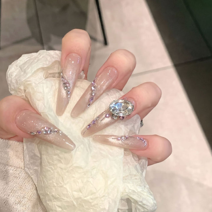 Glamouröse mit Strass verzierte Stiletto Press-On Nägel Karnz