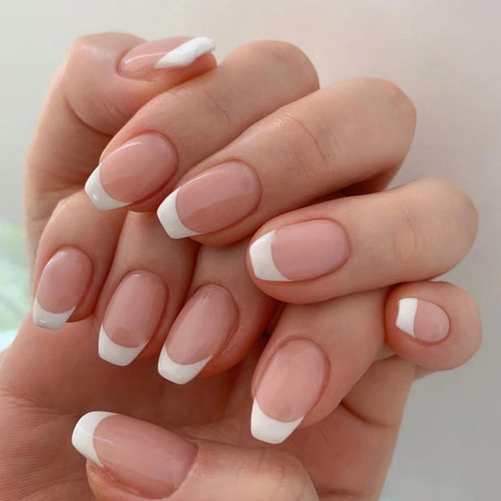 Elegante French-Nägel Karnz