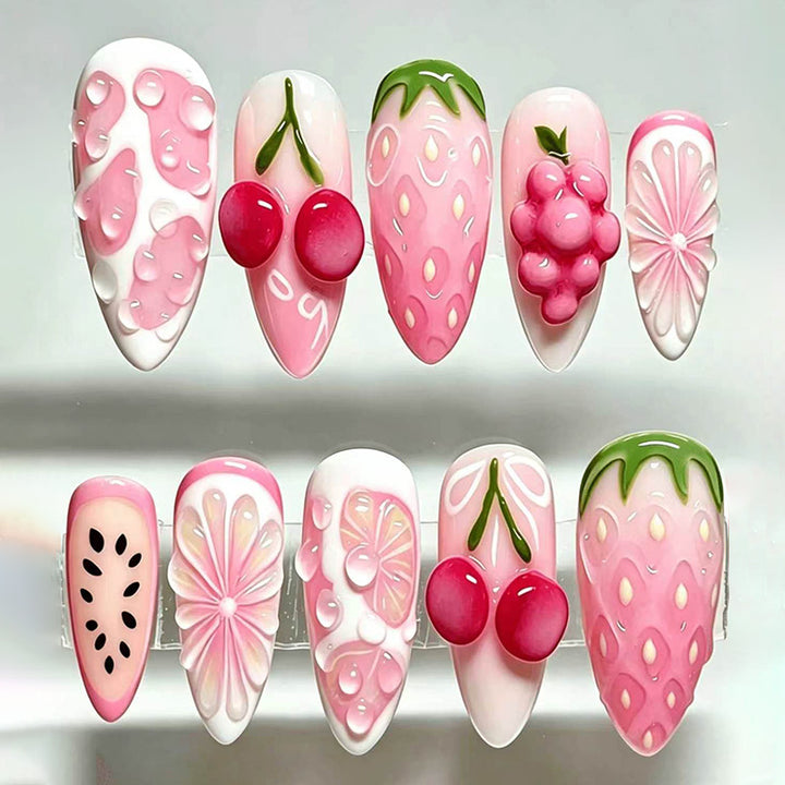 Kunstnägel mit frischen Früchte-Designs Karnz