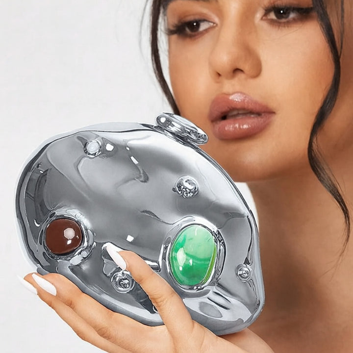 Skulpturaler Metallischer Acryl Clutch